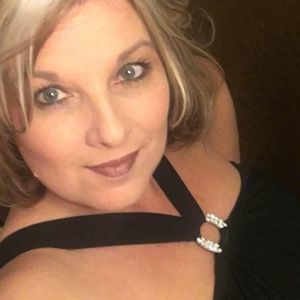 Meet your Posher, Leslie