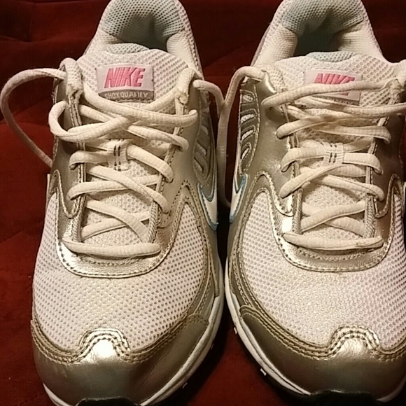 Nike sneakers. Barely used!!!