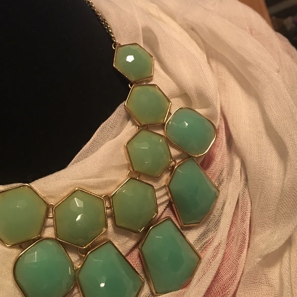 Keep the cool water running necklace! - Picture 3 of 4