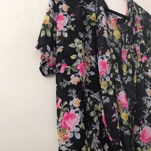 Black'n Rosey Kimono