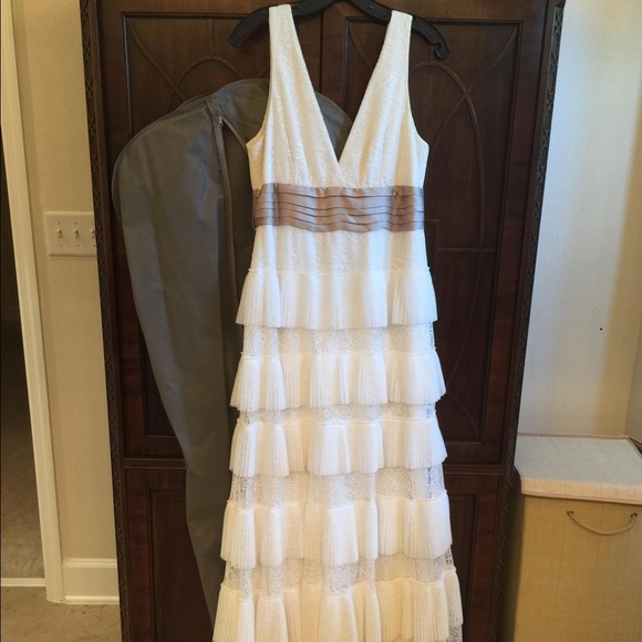 PROM - BCBGMAXAZRIA off white Gown