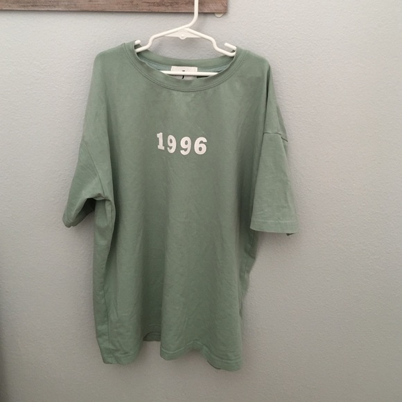 Beautiful brandy Melville tshirt rare!