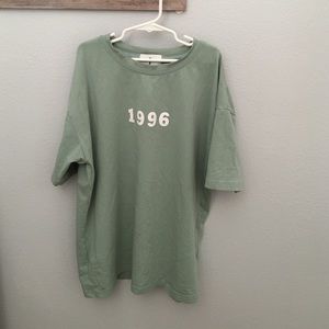 Beautiful brandy Melville tshirt rare!