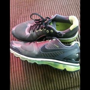 Men's Nike Tennies 360