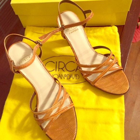 Circa Joan & David brown leather high heels NWOT