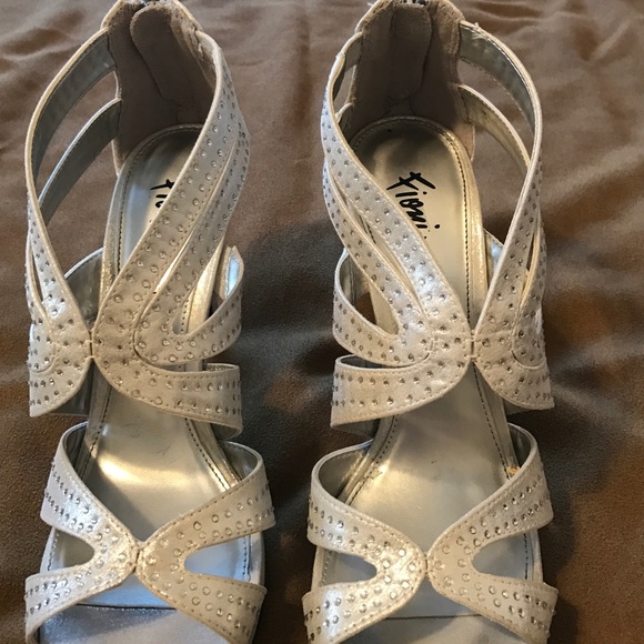 Strappy silver high heels - Picture 2 of 4