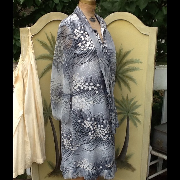 VTG DAISY NYLON DRESS...PRETTY PRETTY PRETTY! - Picture 2 of 4