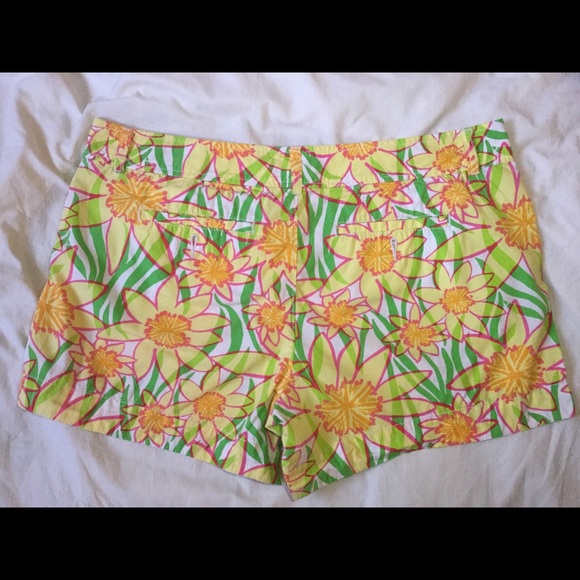 🚨price negotiable🚨LillyPulitzer sunflower shorts - Picture 3 of 3