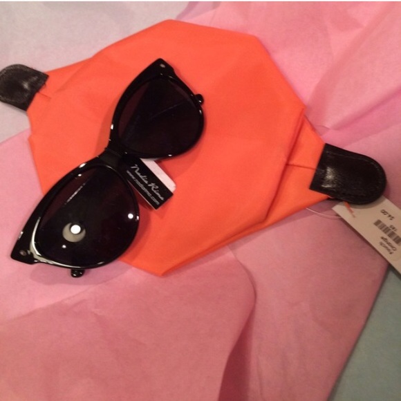 😎 Cat Eye Sun Glasses with orange mini bag - Picture 2 of 3