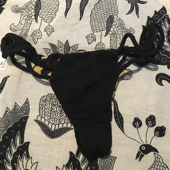 ❌SOLD❌INDAH reversible taj bottoms
