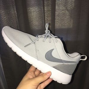 Nike roshe runs