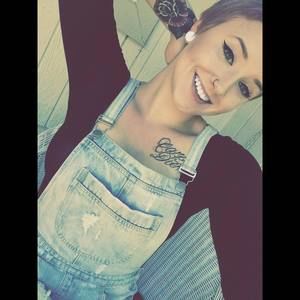 Meet your Posher, Kendra