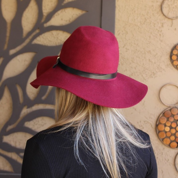 Red Wine Belted Floppy Hat - Picture 3 of 7