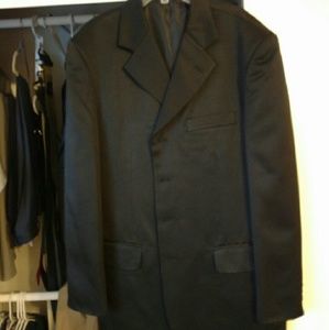 40R 4button, black 2pc with a sheer shine to it