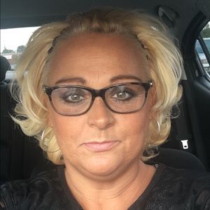 Meet your Posher, Melissa