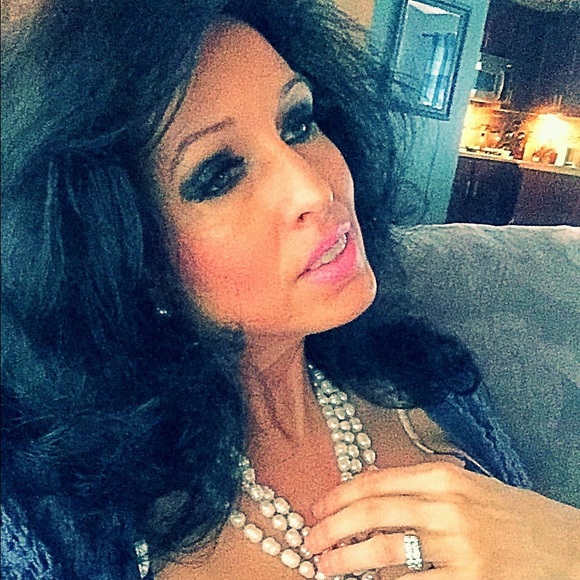 Meet your Posher, Candy - Picture 2 of 2