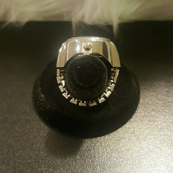 Steel Round Elastic Quartz Finger Ring Watch - Picture 2 of 2