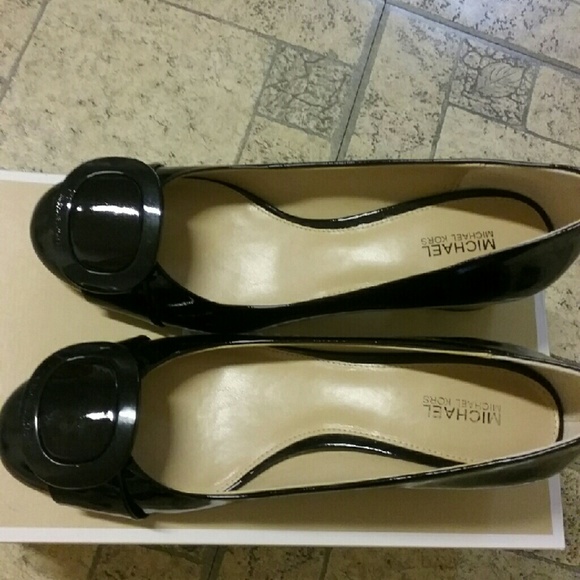 Michael Kors shoes - Picture 2 of 3