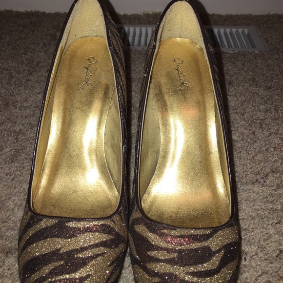 Heels 👠 - Picture 3 of 3