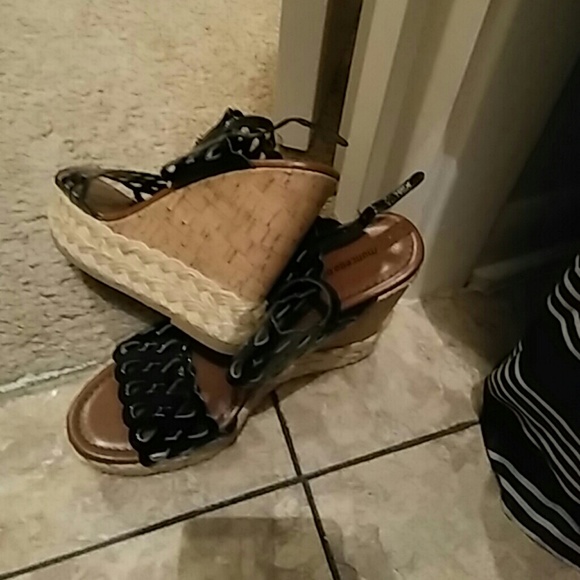 Dress shoes