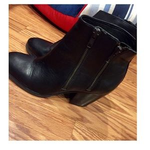 Chelsea boot w/heel