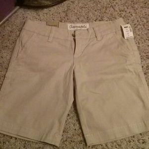 NWT khaki bermuda short