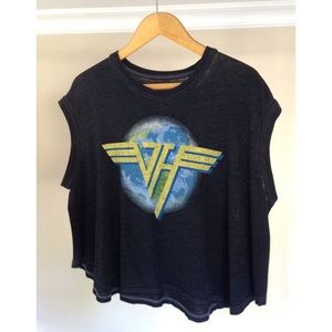 Urban Outfitters : Cropped Graphic Tee