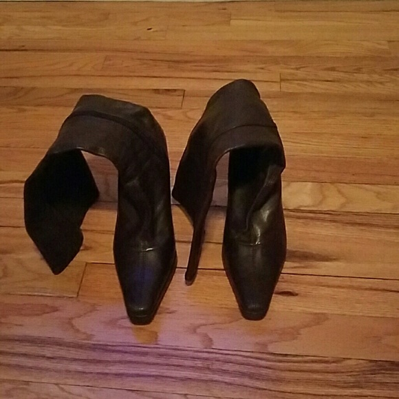 Zip up over the calf heels