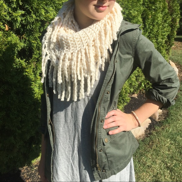 Cream fringe scarf NWOT