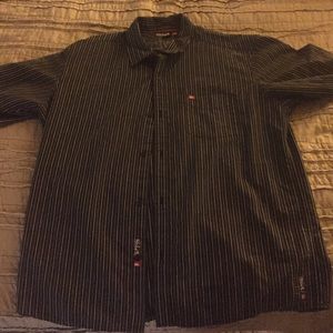 Used but like new Quicksilver Men Button Down