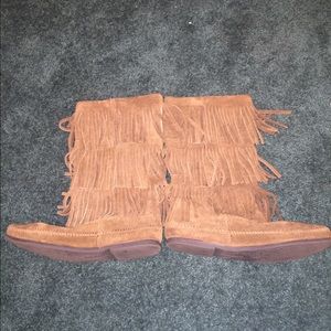 Minnetonka women's size 11 boot