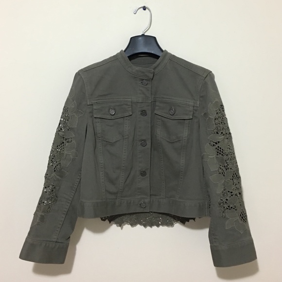 Moving Sale! Elie Tahari eyelet cropped jacket
