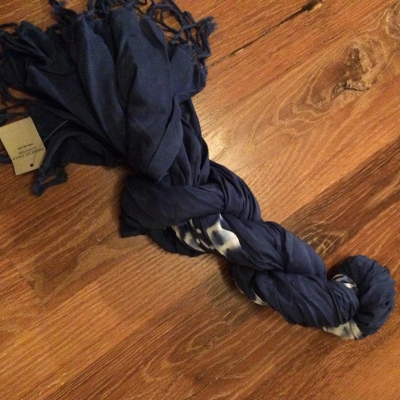 American Eagle Outfitters scarf - Picture 4 of 4