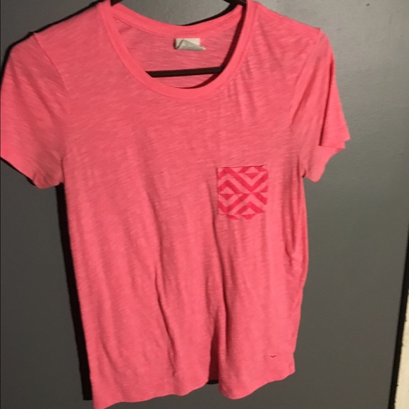 VS Pink tee