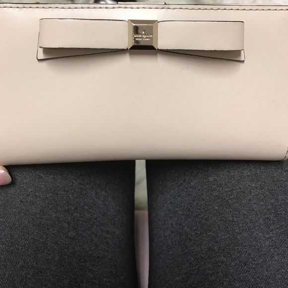Kate spade wallet with accented now