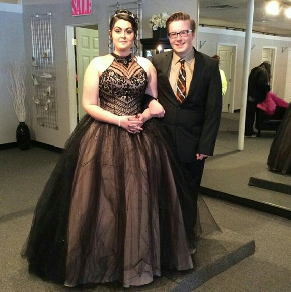 Prom dress - Picture 1 of 3