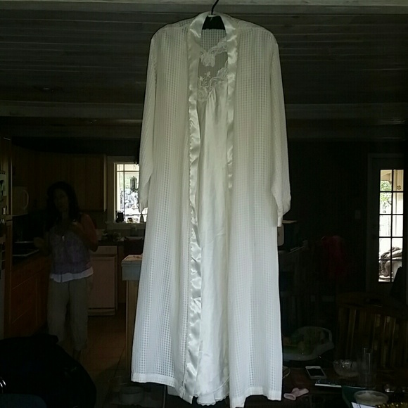 Fancy white nightie with robe/ polyester