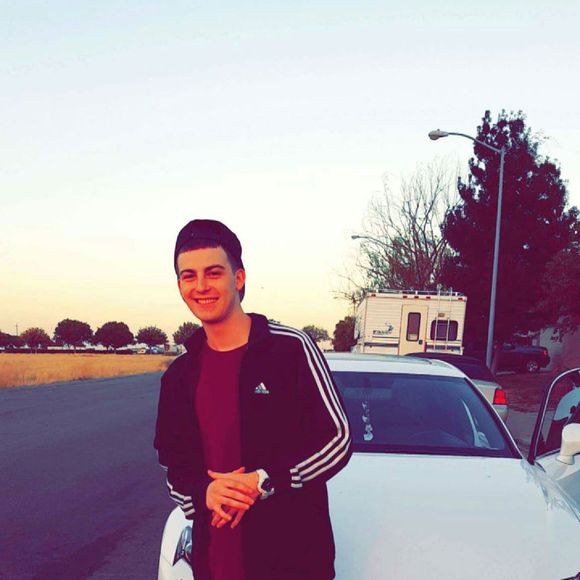 Meet your Posher, Issac