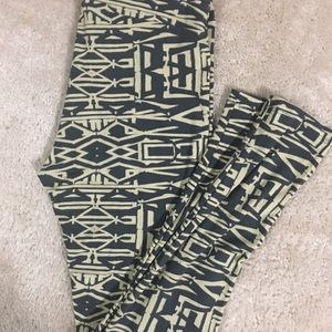 LuLaRoe OS leggings