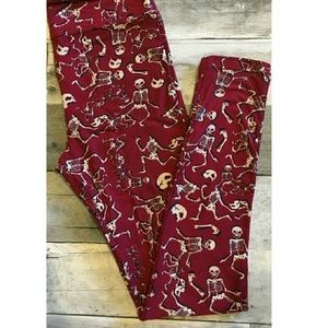 LulaRoe OS Halloween Leggings w/ Skulls Skeletons