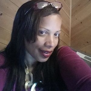 Meet your Posher, Alicia