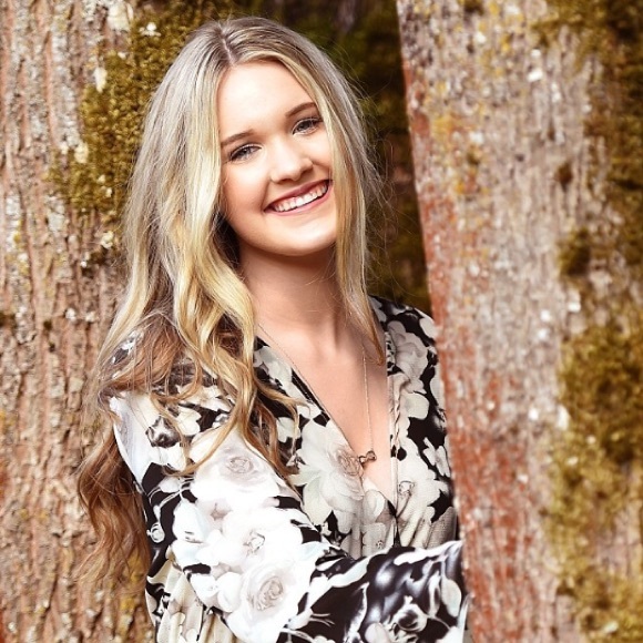 Meet your Posher, Keely - Picture 1 of 1