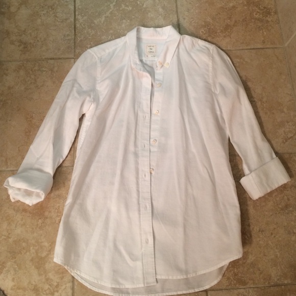 Gap "fitted boyfriend" white button up
