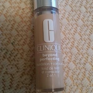 Clinique beyond perfecting foundation 2 DS