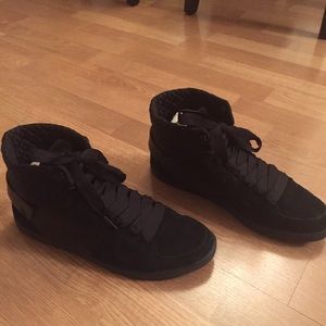 Lacoste Women's Corlu Sneaker