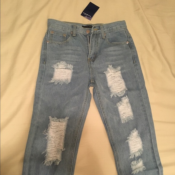 Brand New with tags Brandy Melville Boyfriend Jean