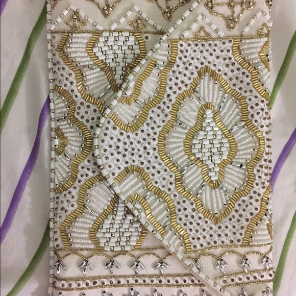 Cute perfect sized clutch! - Picture 3 of 4