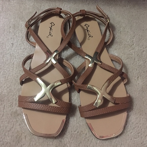 Qupid Sandals
