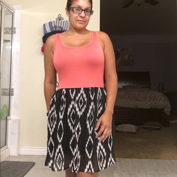 Dress - Picture 3 of 3