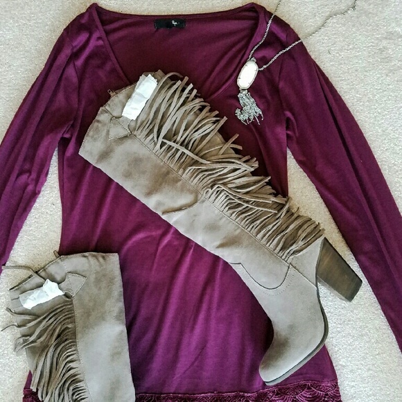 **SOLD** NWOT Carlos Santana fringe boots - Picture 2 of 3